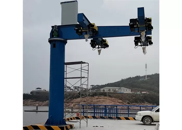 Grue à flèche pour bateaux lourds